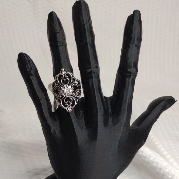 Jewelry - Silver Filigree Floral Ring with Clear Crystal Accent L11